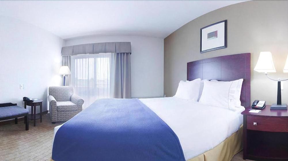Holiday Inn Express Hotel & Suites Antigo By Ihg Ngoại thất bức ảnh