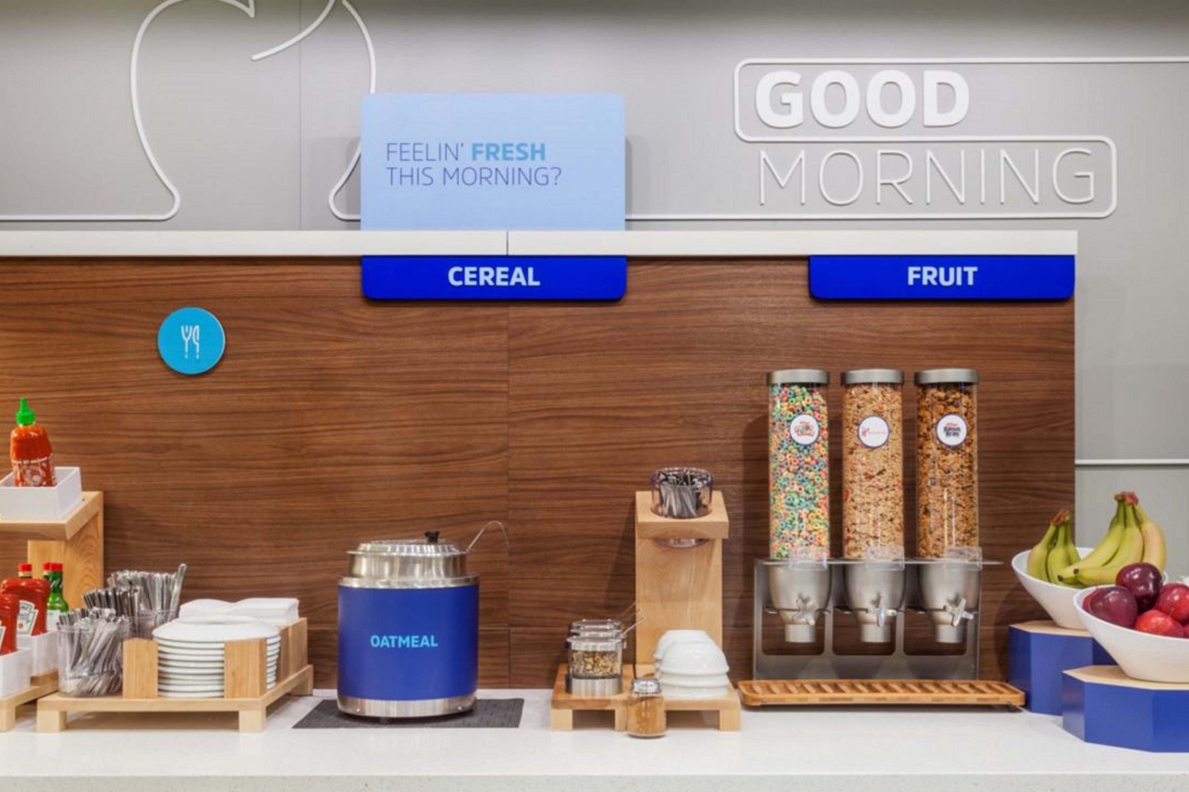 Holiday Inn Express Hotel & Suites Antigo By Ihg Ngoại thất bức ảnh