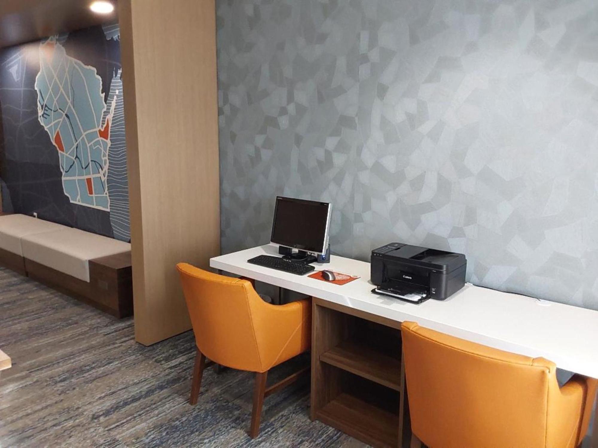 Holiday Inn Express Hotel & Suites Antigo By Ihg Ngoại thất bức ảnh