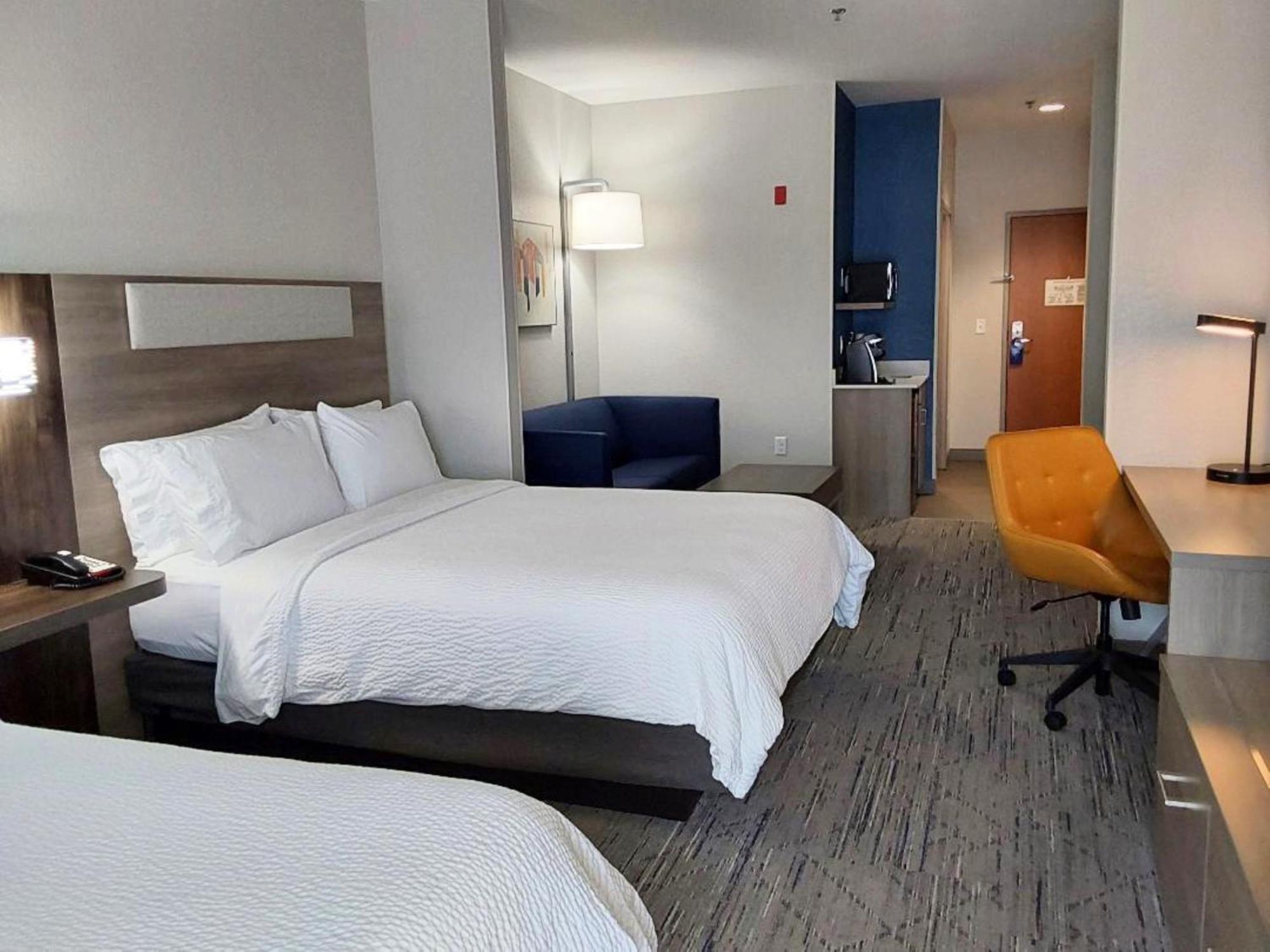 Holiday Inn Express Hotel & Suites Antigo By Ihg Ngoại thất bức ảnh