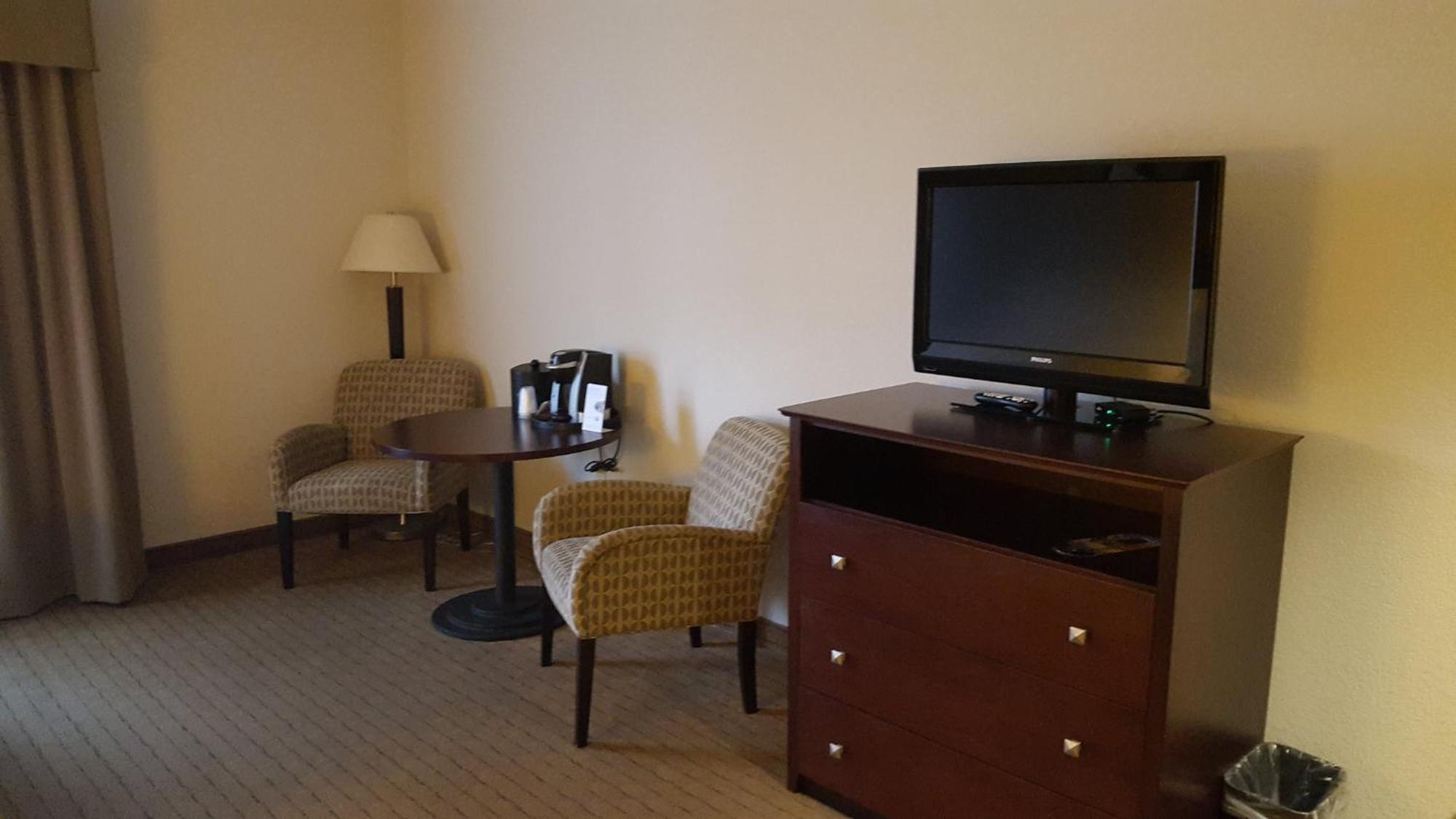 Holiday Inn Express Hotel & Suites Antigo By Ihg Ngoại thất bức ảnh