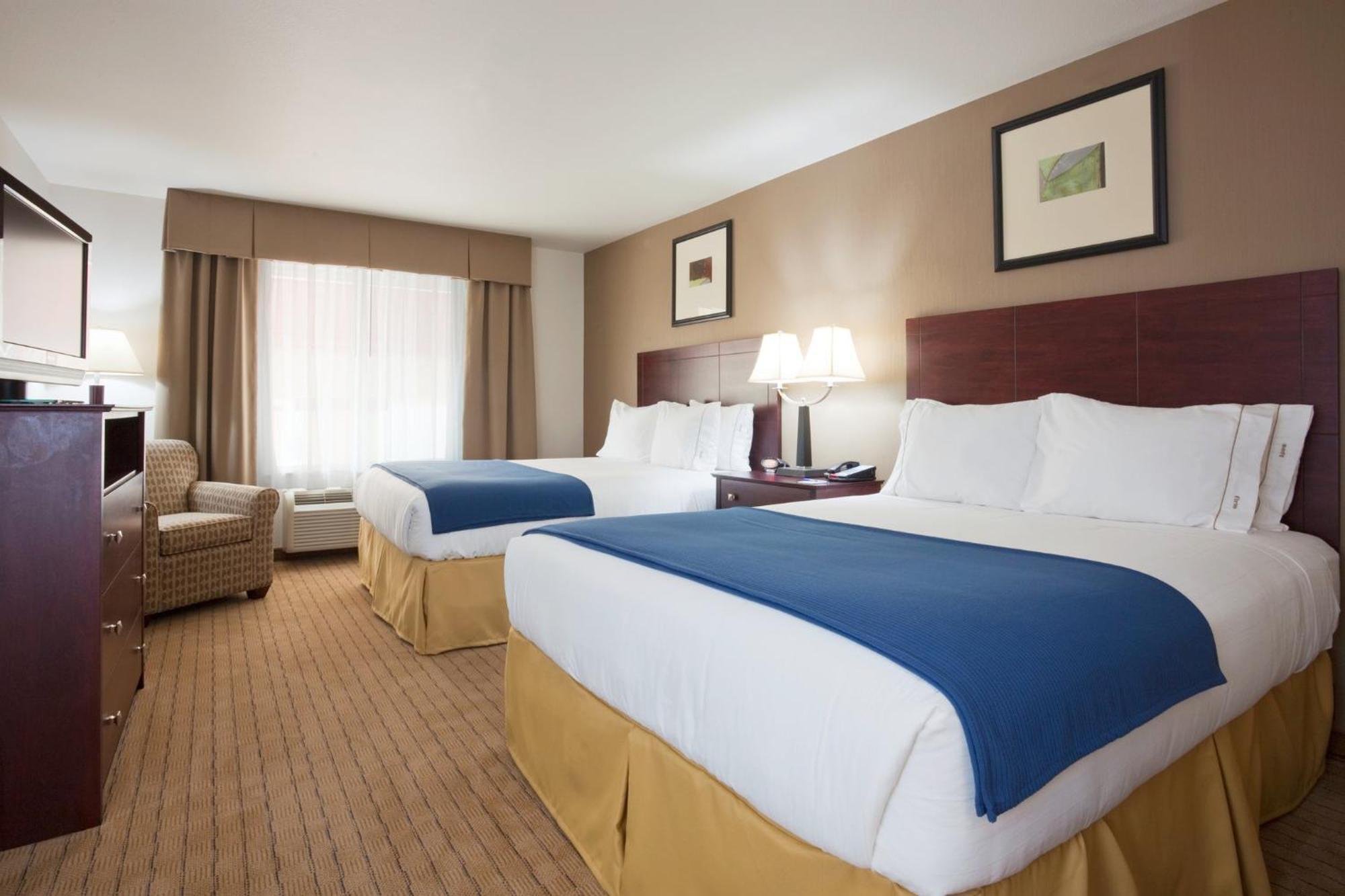Holiday Inn Express Hotel & Suites Antigo By Ihg Ngoại thất bức ảnh