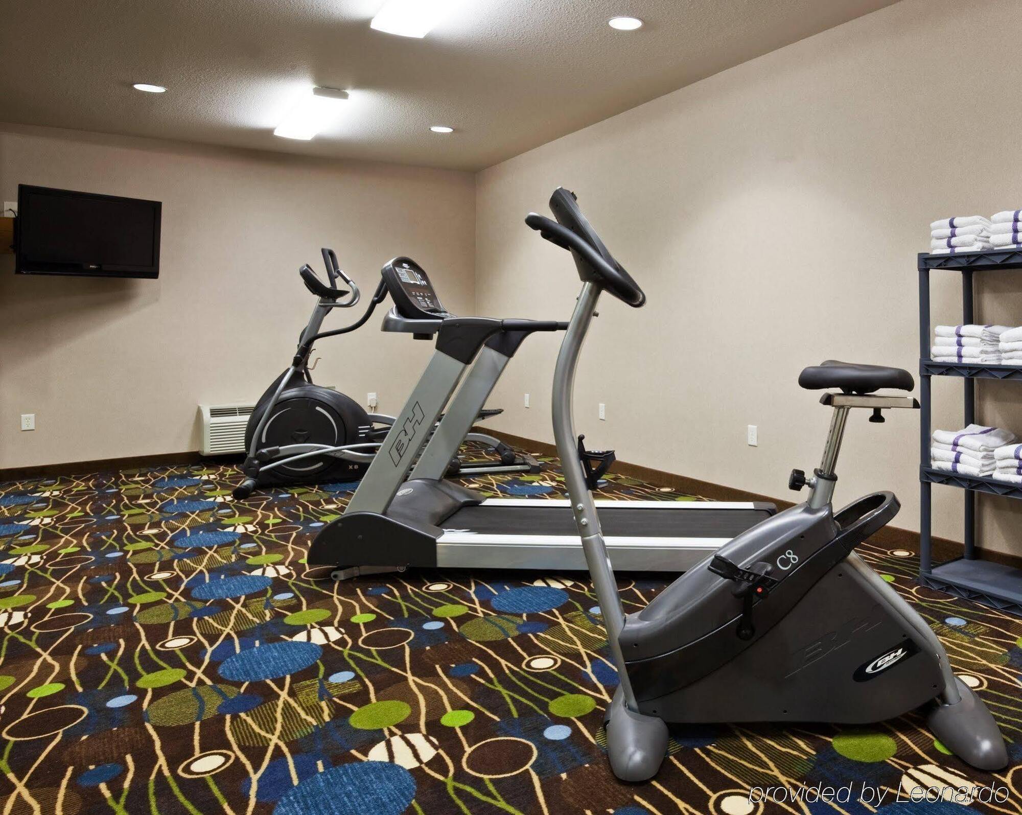 Holiday Inn Express Hotel & Suites Antigo By Ihg Ngoại thất bức ảnh